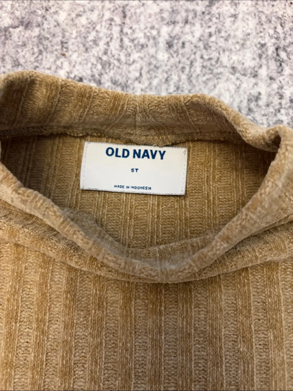 Old Navy Ribbed Mock Neck Sweater in dark Mustard size 5T